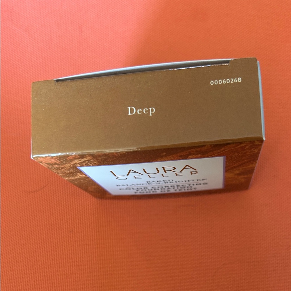 Laura Geller Baked Balance-N-Brighten Foundation - Picture 2 of 2